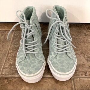 NWOT Kids Vans high top sneakers - size 13